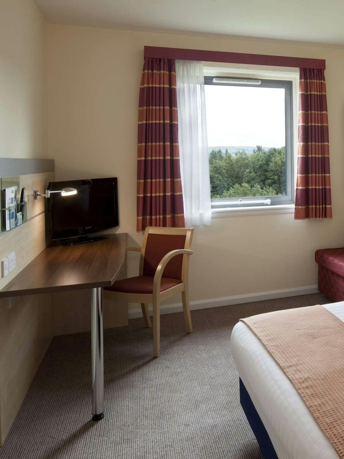 Hotel Holiday Inn Express Burnley photo 2