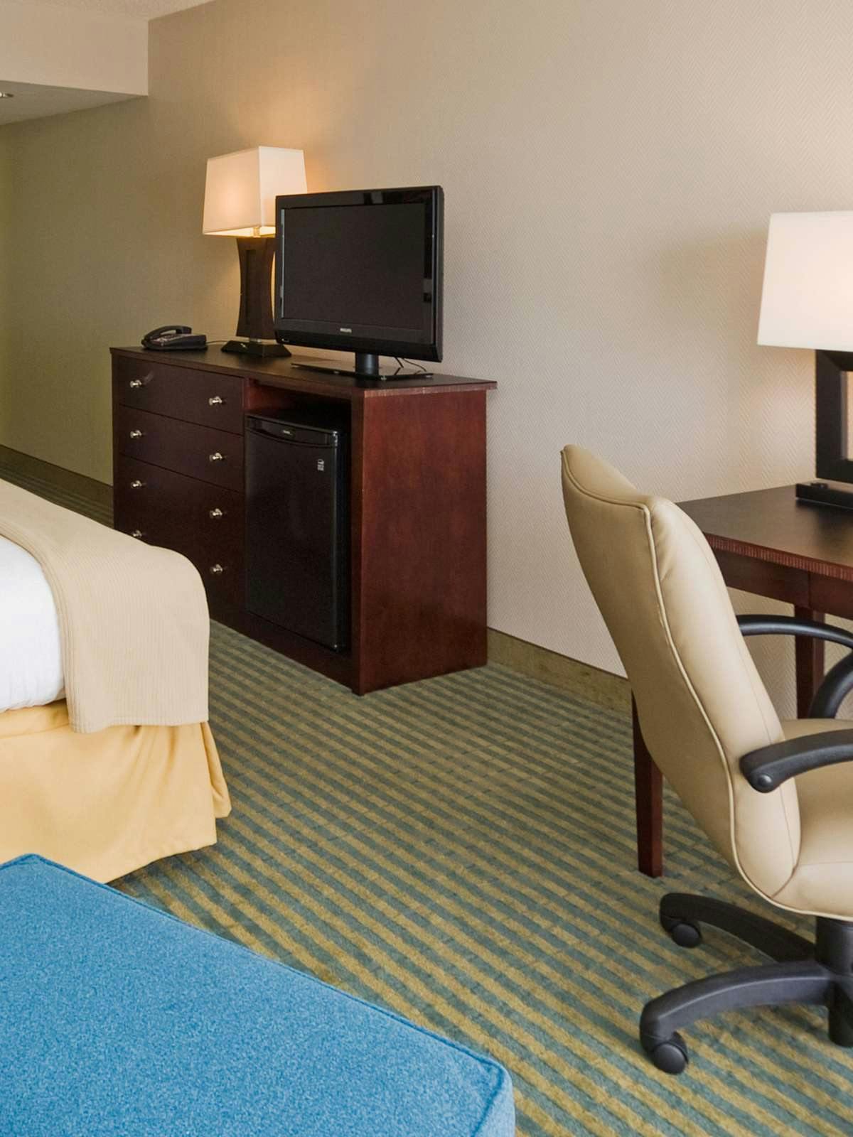 Hotel Holiday Inn Express Cape Coral photo 2