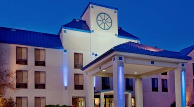 Holiday Inn Express Cedar Rapids (Collins Road)