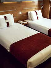 Hotel Holiday Inn Express Cardiff Bay photo 1