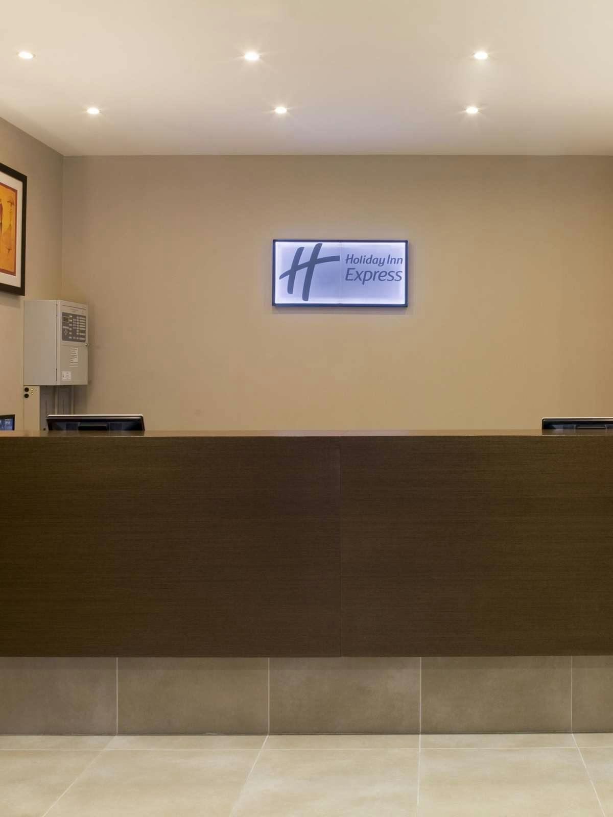 Hotel Holiday Inn Express Campo De Gibraltar Barrios photo 4