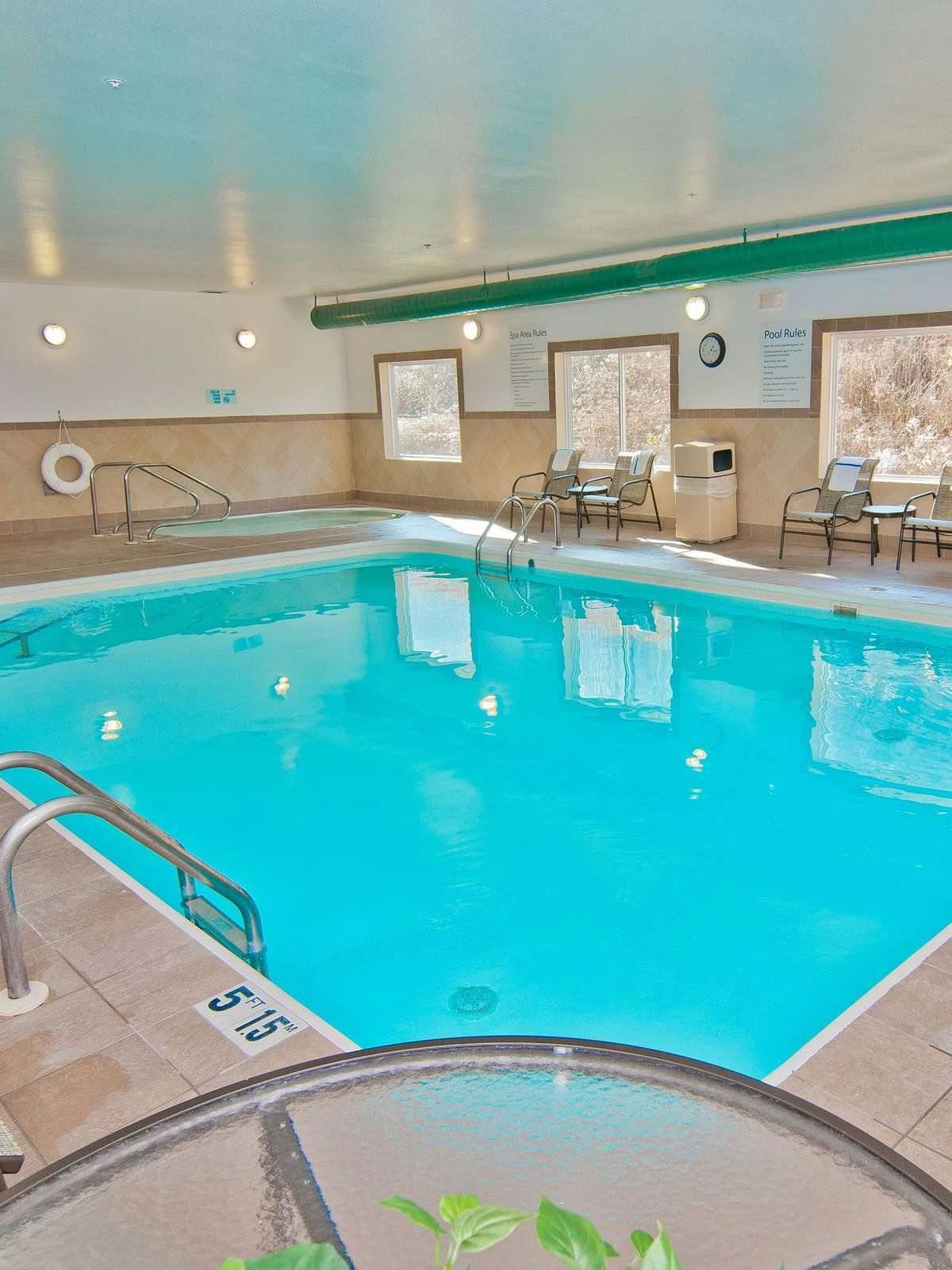 Hotel Holiday Inn Express Charleston Kanawha City photo 4