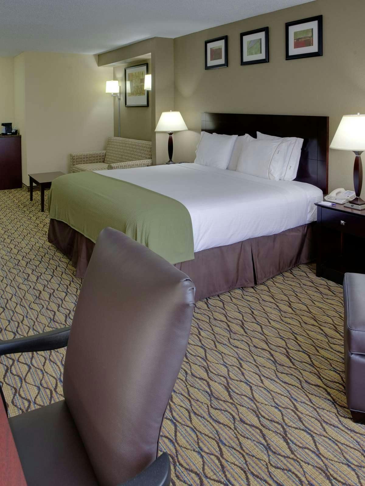 Hotel Holiday Inn Express Charles Town photo 1