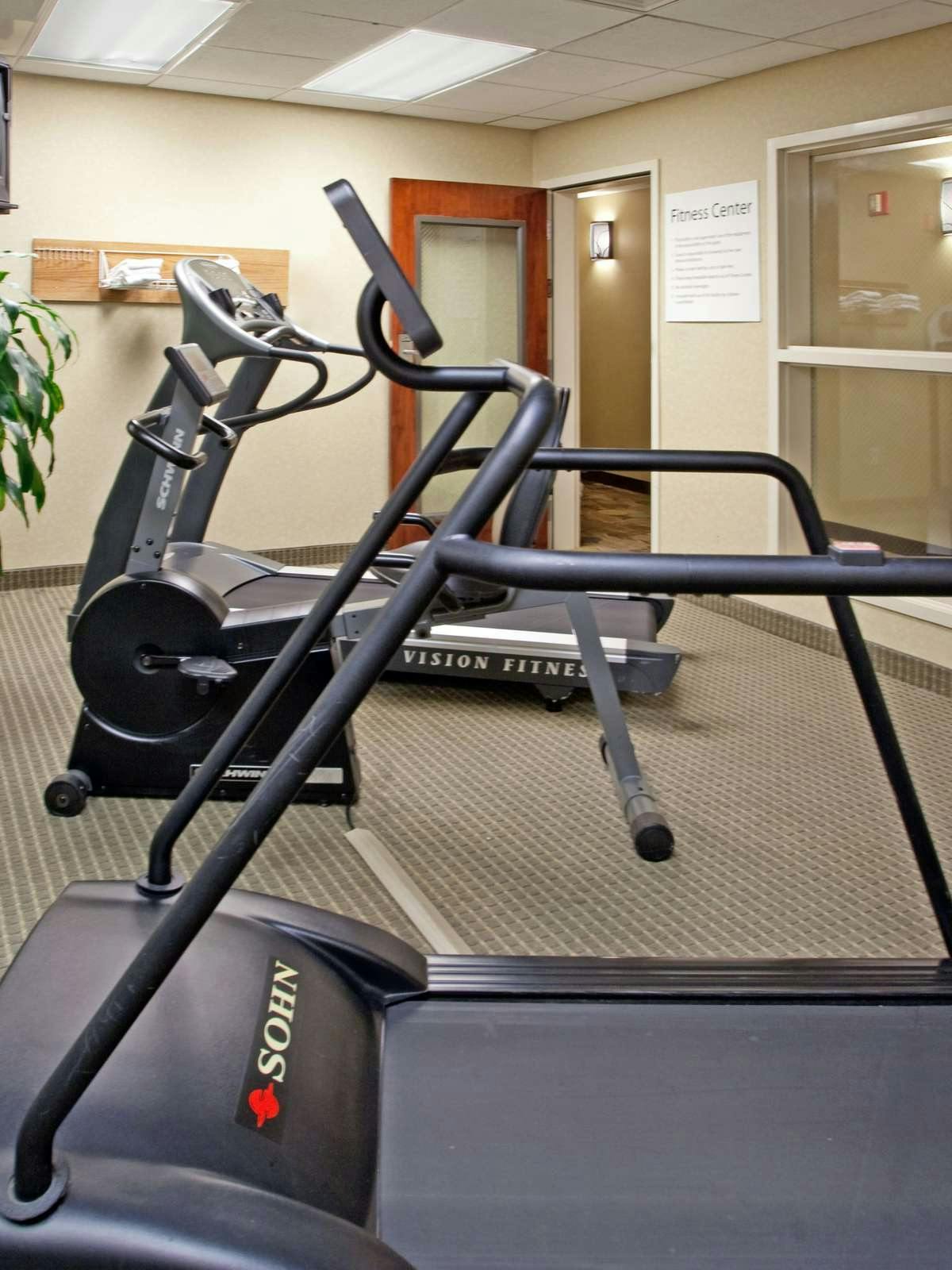 Hotel Holiday Inn Express Chapel Hill photo 5