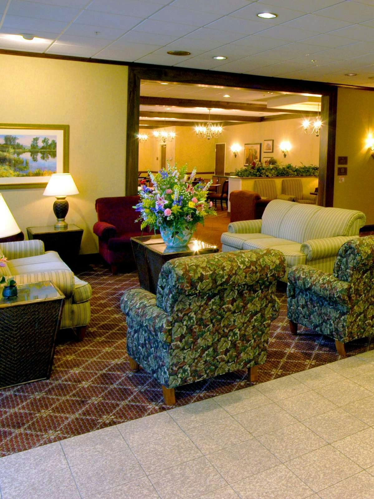 Hotel Holiday Inn Express Charleston Civic Center photo 4