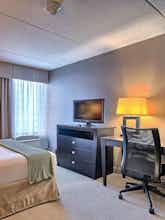 Hotel Holiday Inn Express Charleston Civic Center photo 2