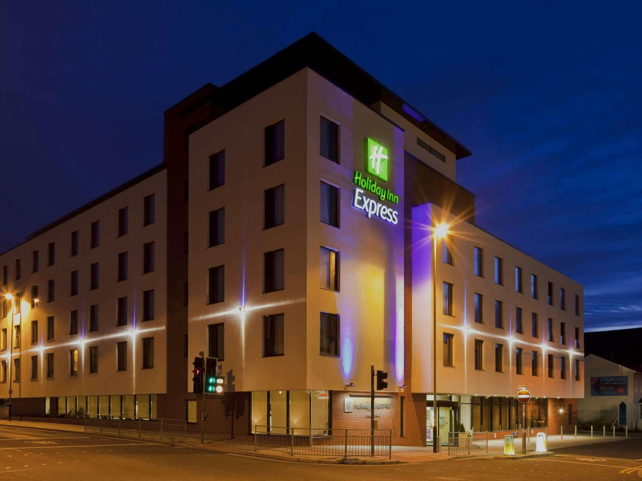 Holiday Inn Express Cheltenham Town Centre