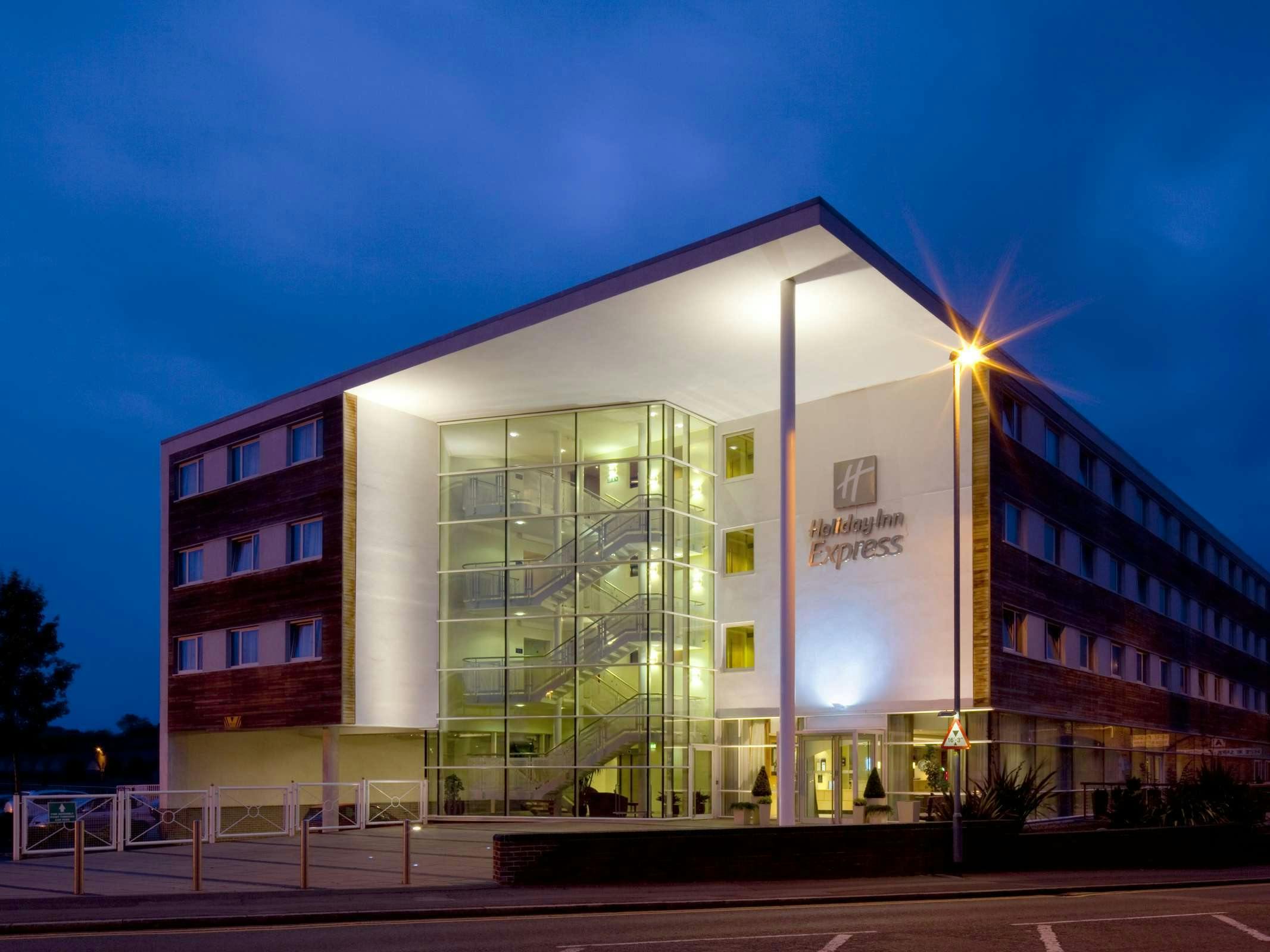 Holiday Inn Express Chester Racecourse