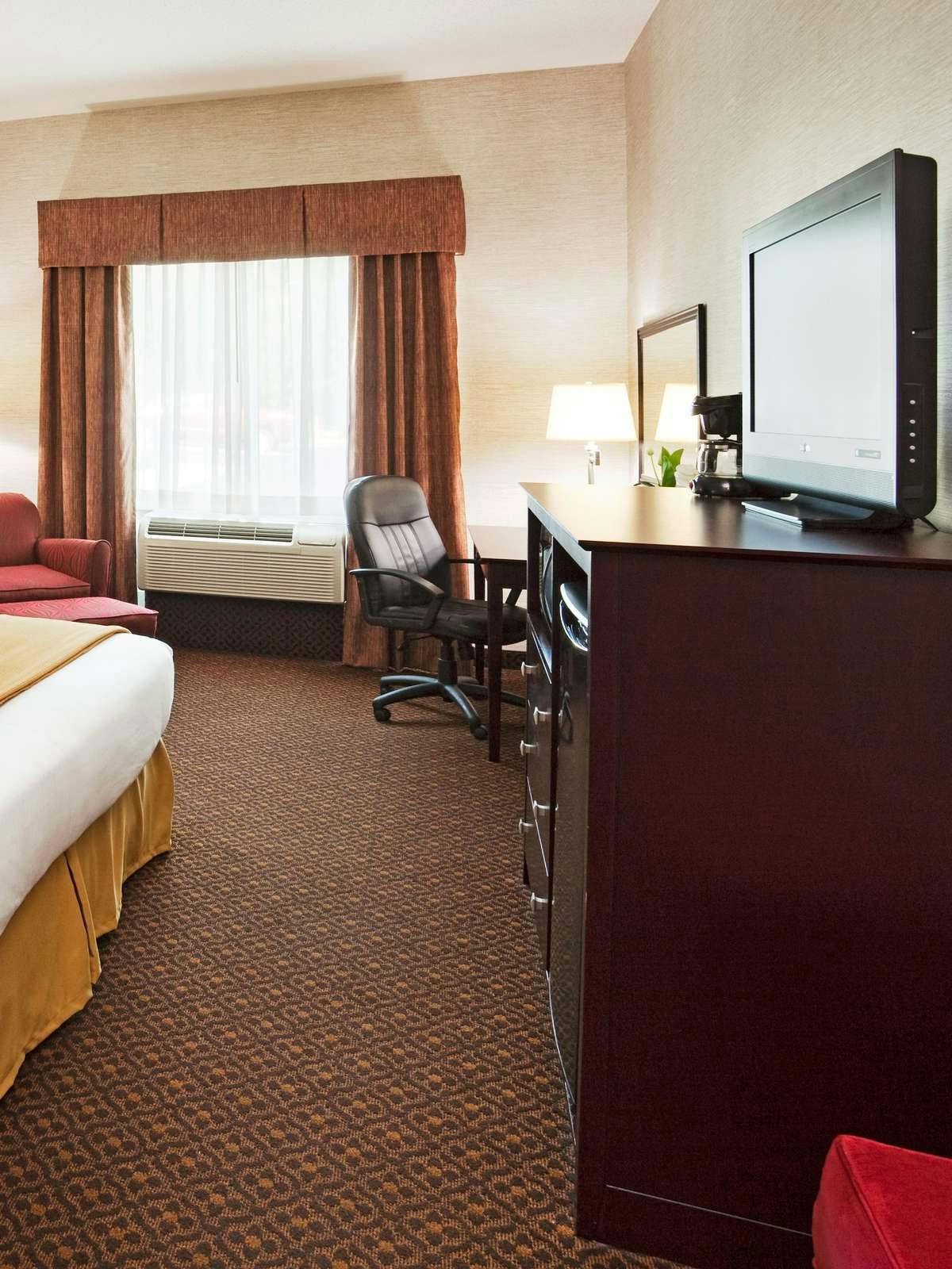 Hotel Holiday Inn Express Carrollton photo 2