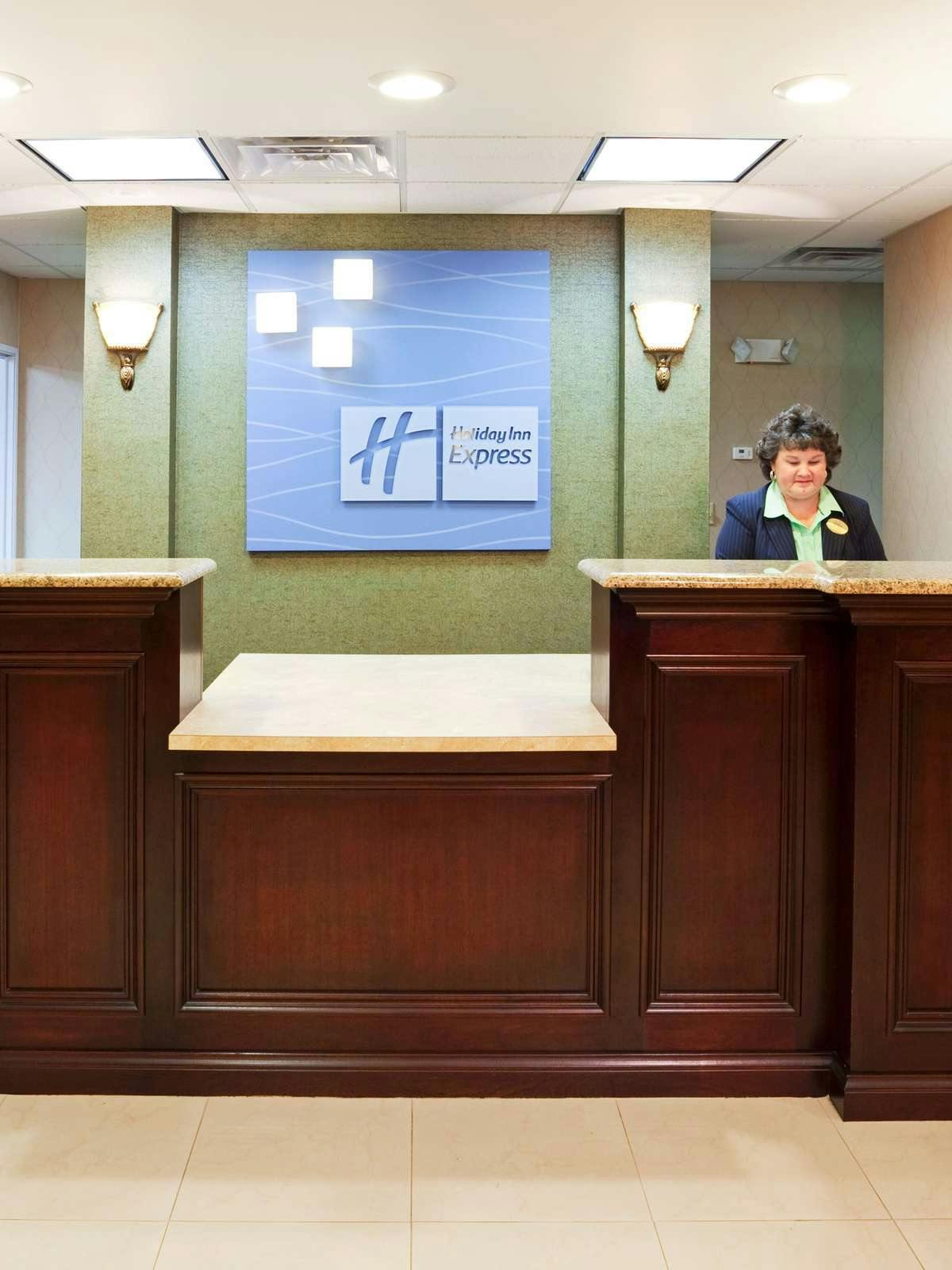 Hotel Holiday Inn Express Carrollton photo 4