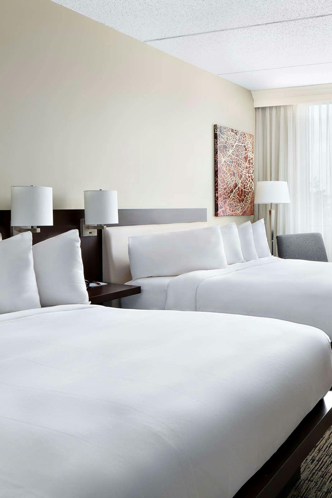 Hotel Cleveland Marriott East photo 2