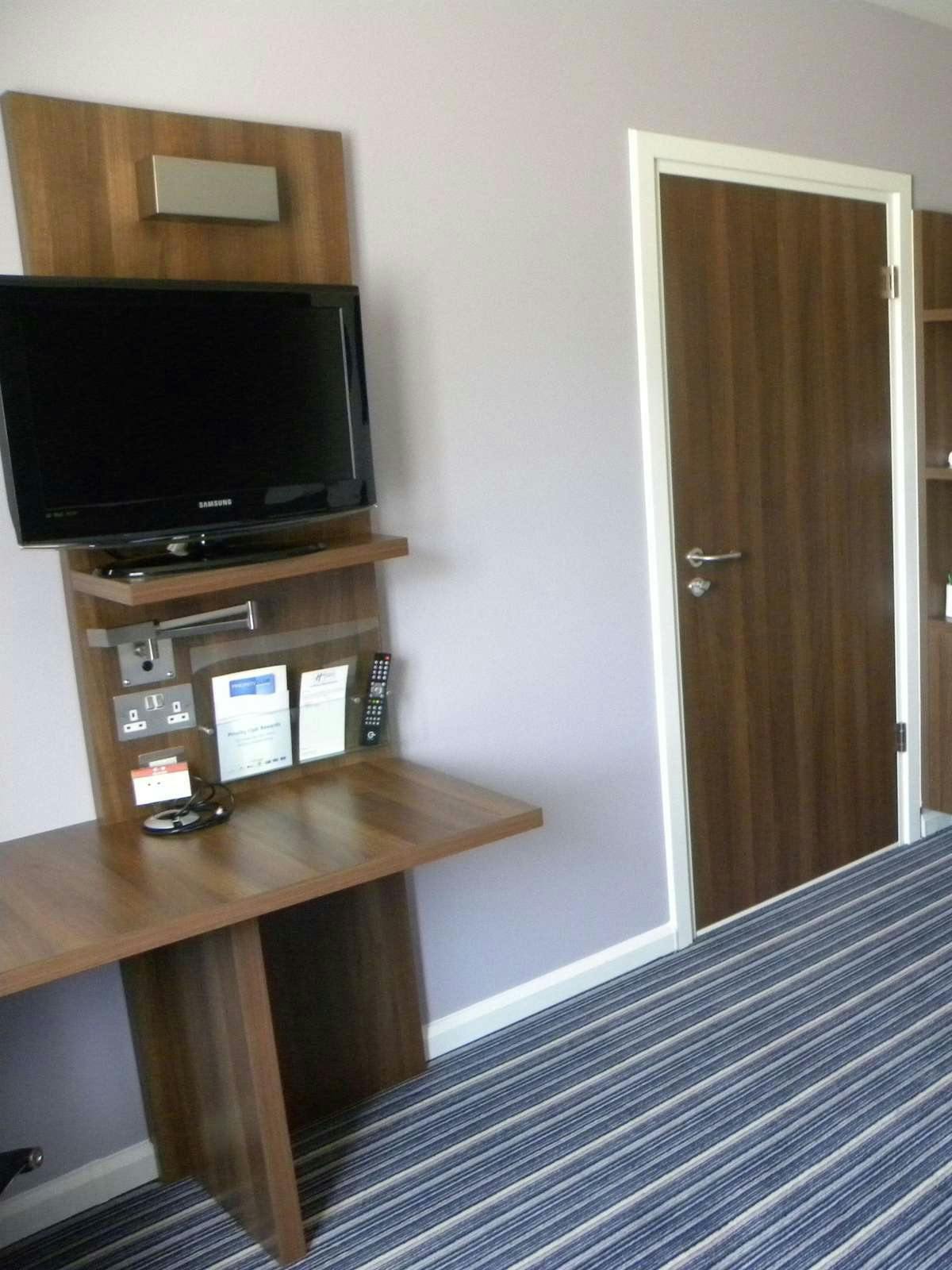 Hotel Holiday Inn Express Colchester photo 2