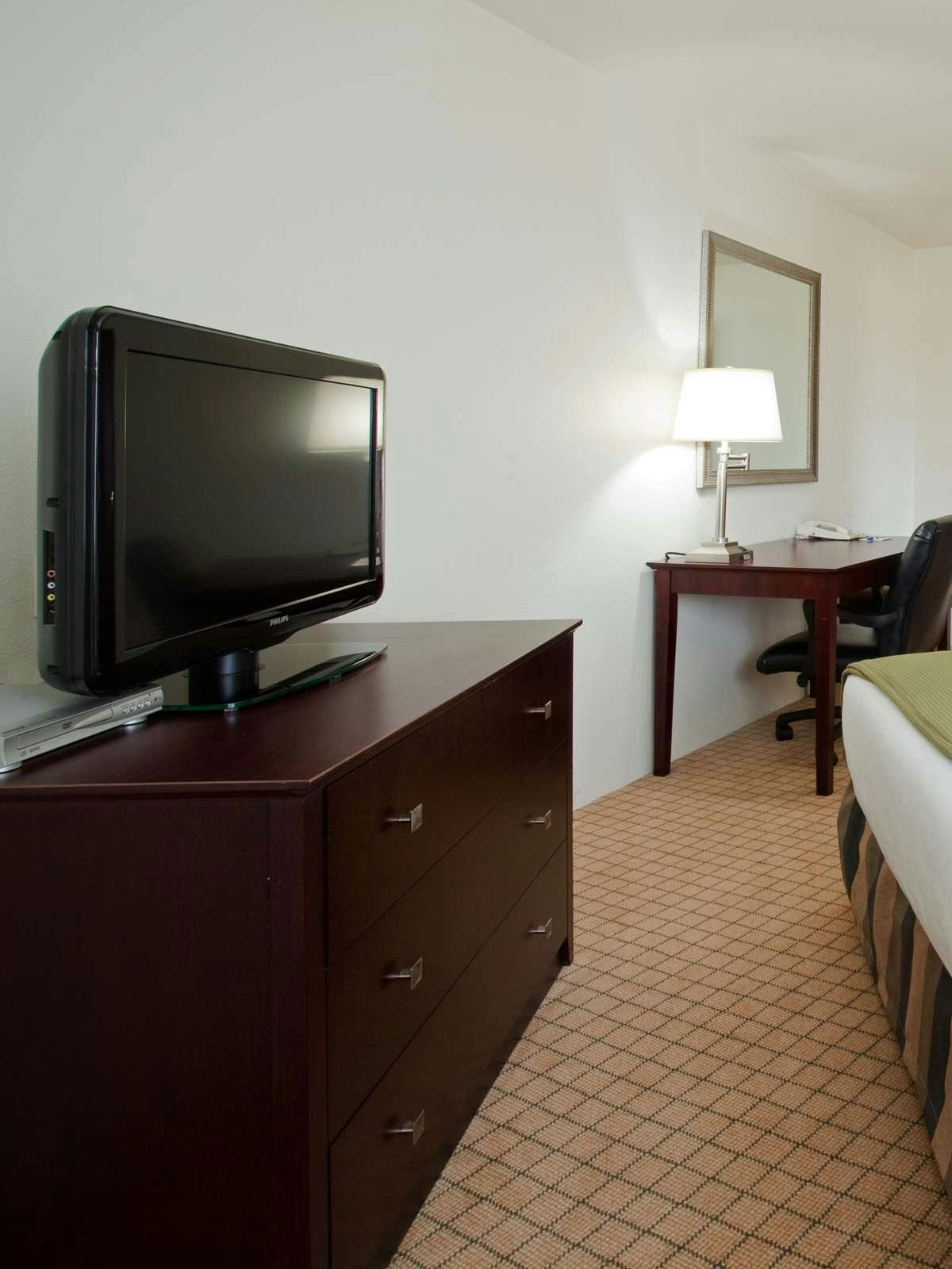 Hotel Holiday Inn Express Colorado Springs Airport photo 2