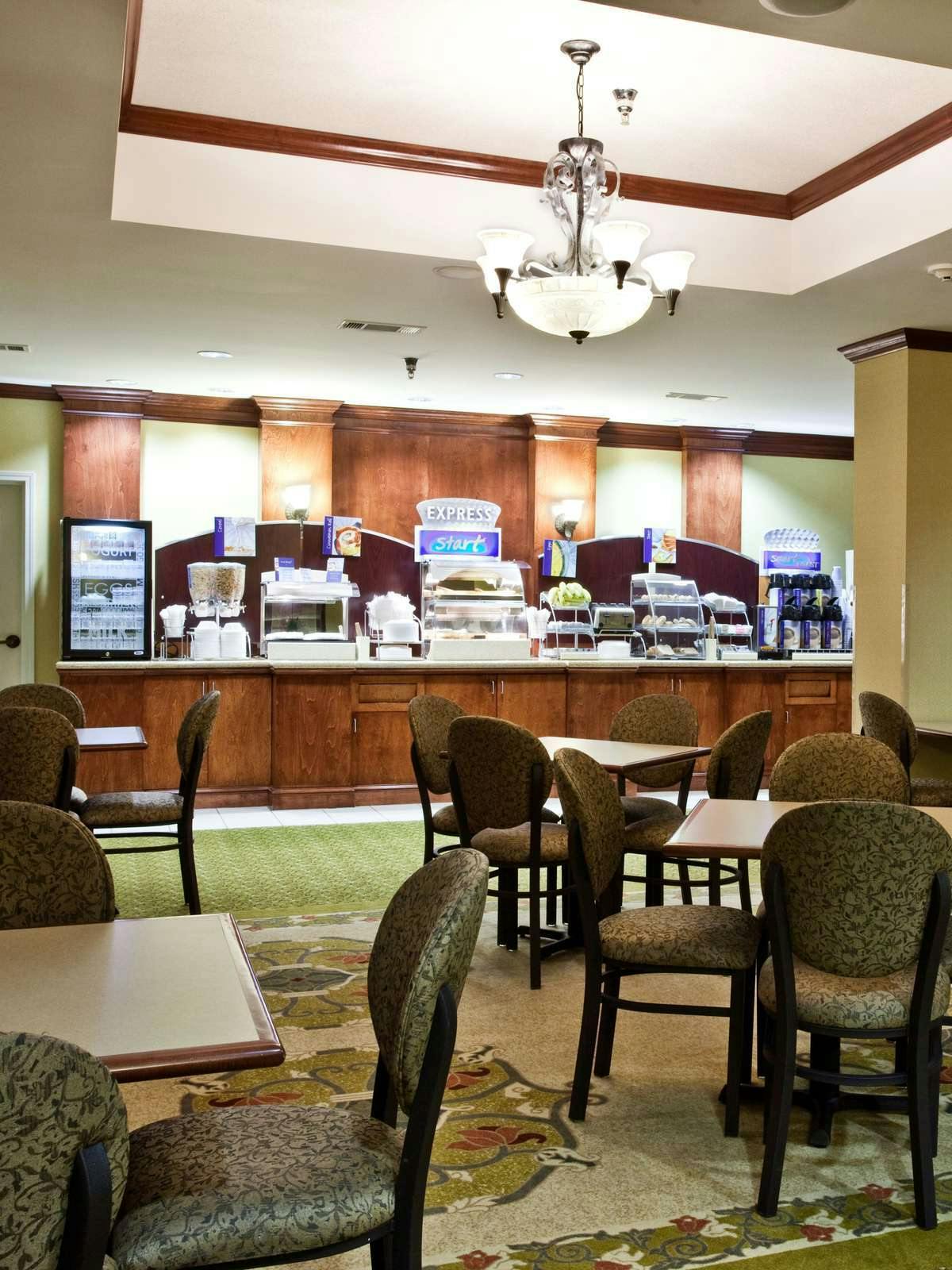 Hotel Holiday Inn Express Clanton photo 5