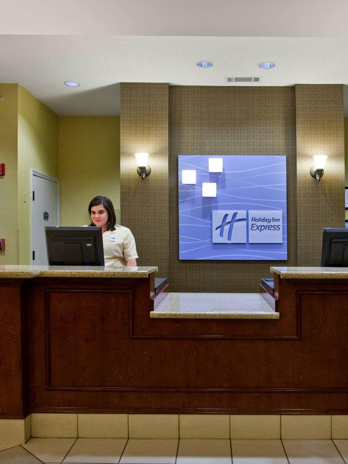 Hotel Holiday Inn Express Clanton photo 4