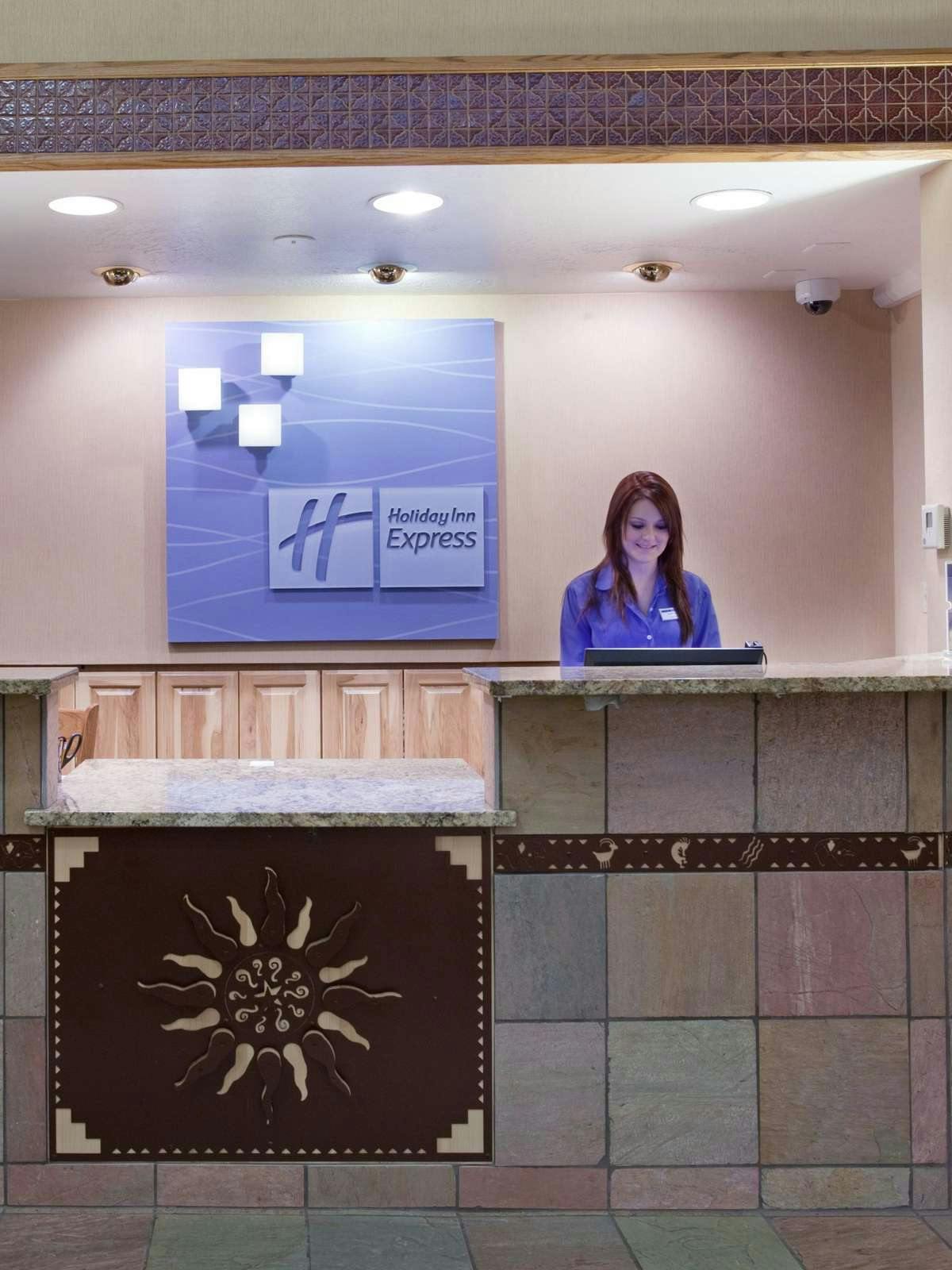 Hotel Holiday Inn Express Cortez photo 4