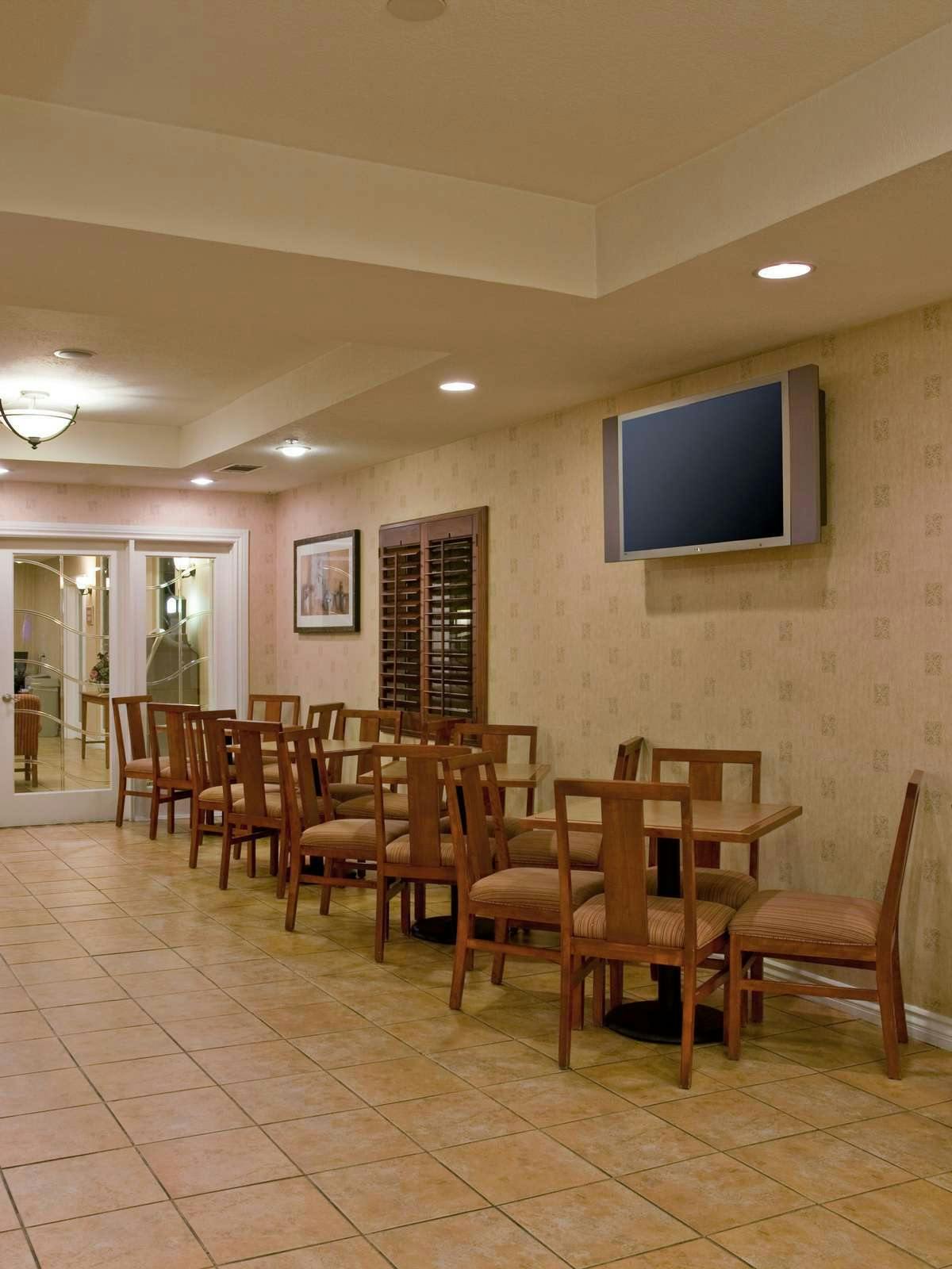 Hotel Holiday Inn Express Colton photo 5