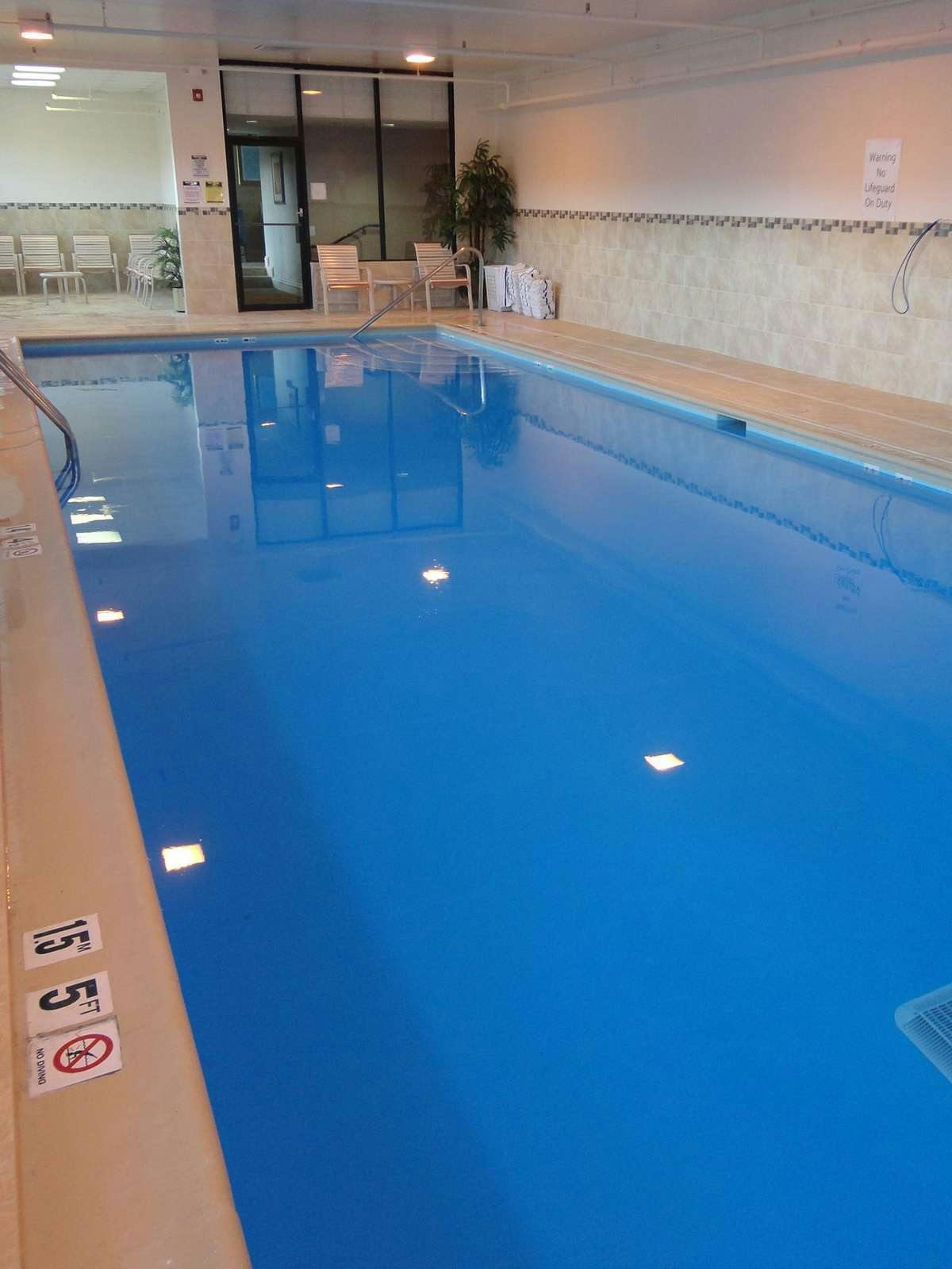 Hotel Holiday Inn Express Crestwood photo 4