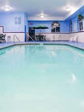 Hotel Holiday Inn Express DeForest photo 4