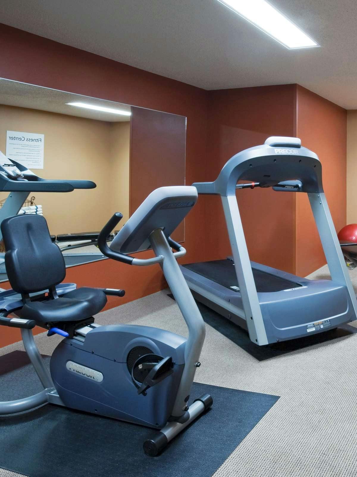 Hotel Holiday Inn Express DeForest photo 5