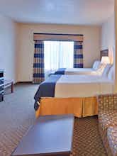 Hotel Holiday Inn Express Delano Highway 99 photo 1
