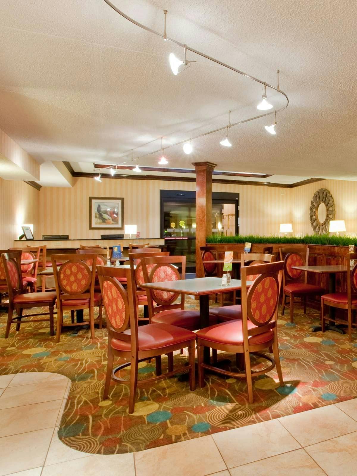 Hotel Holiday Inn Express Danville photo 5