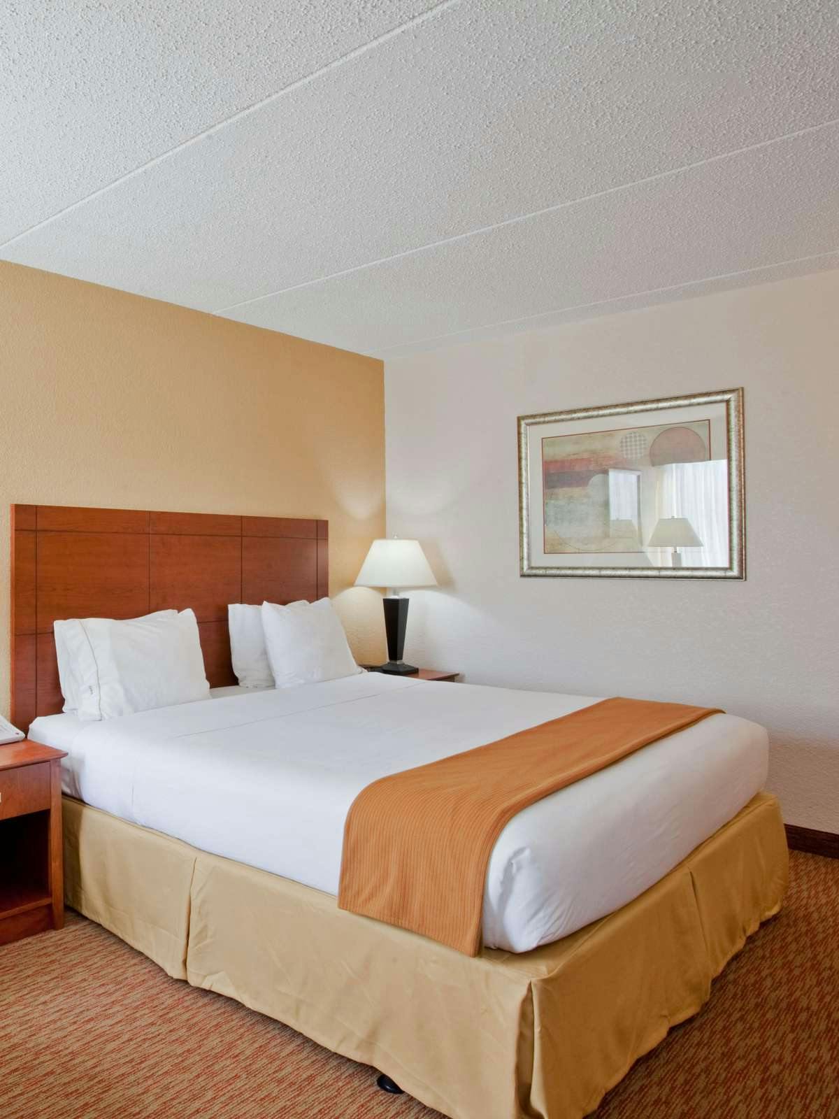 Hotel Holiday Inn Express Danville photo 1