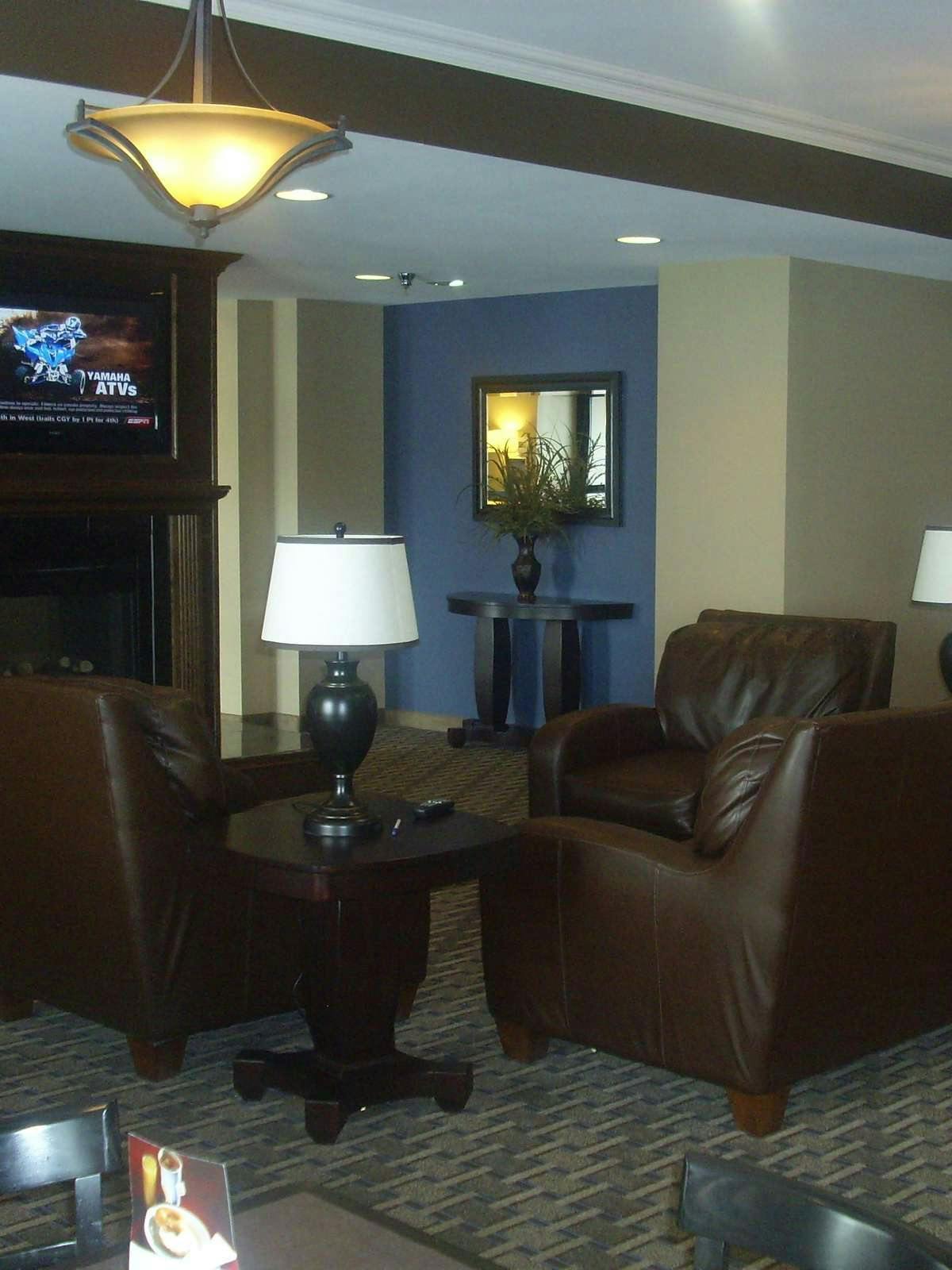 Hotel Holiday Inn Express Devils Lake photo 2