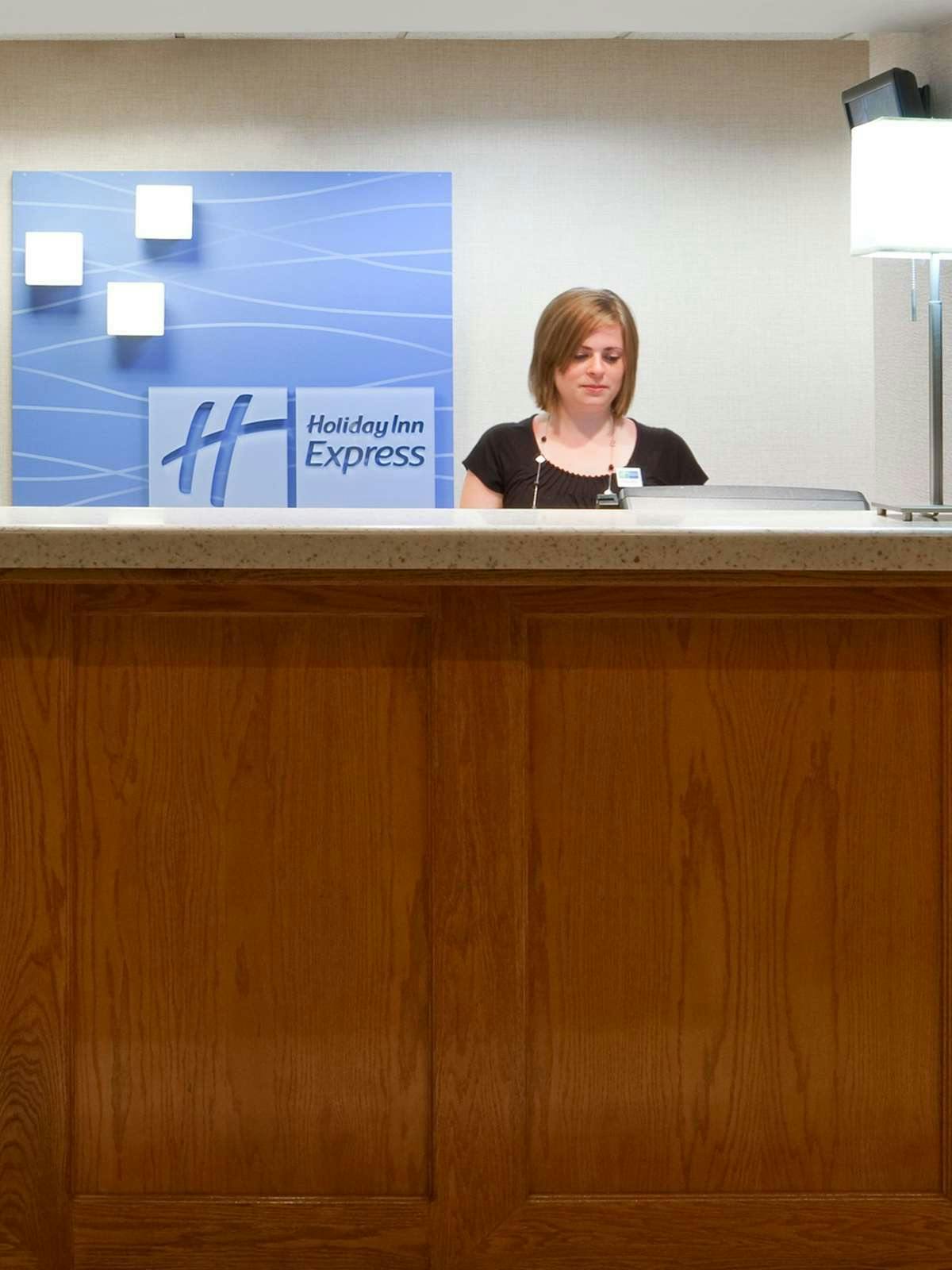 Hotel Holiday Inn Express Delmont photo 3