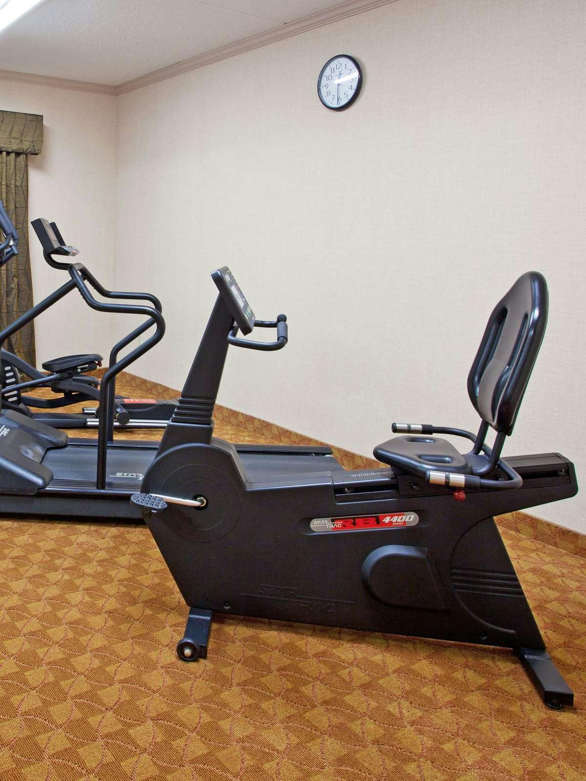 Hotel Holiday Inn Express Delmont photo 5