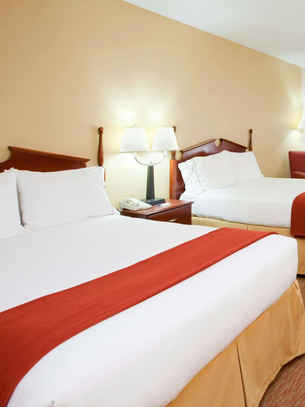 Hotel Holiday Inn Express Durham photo 1