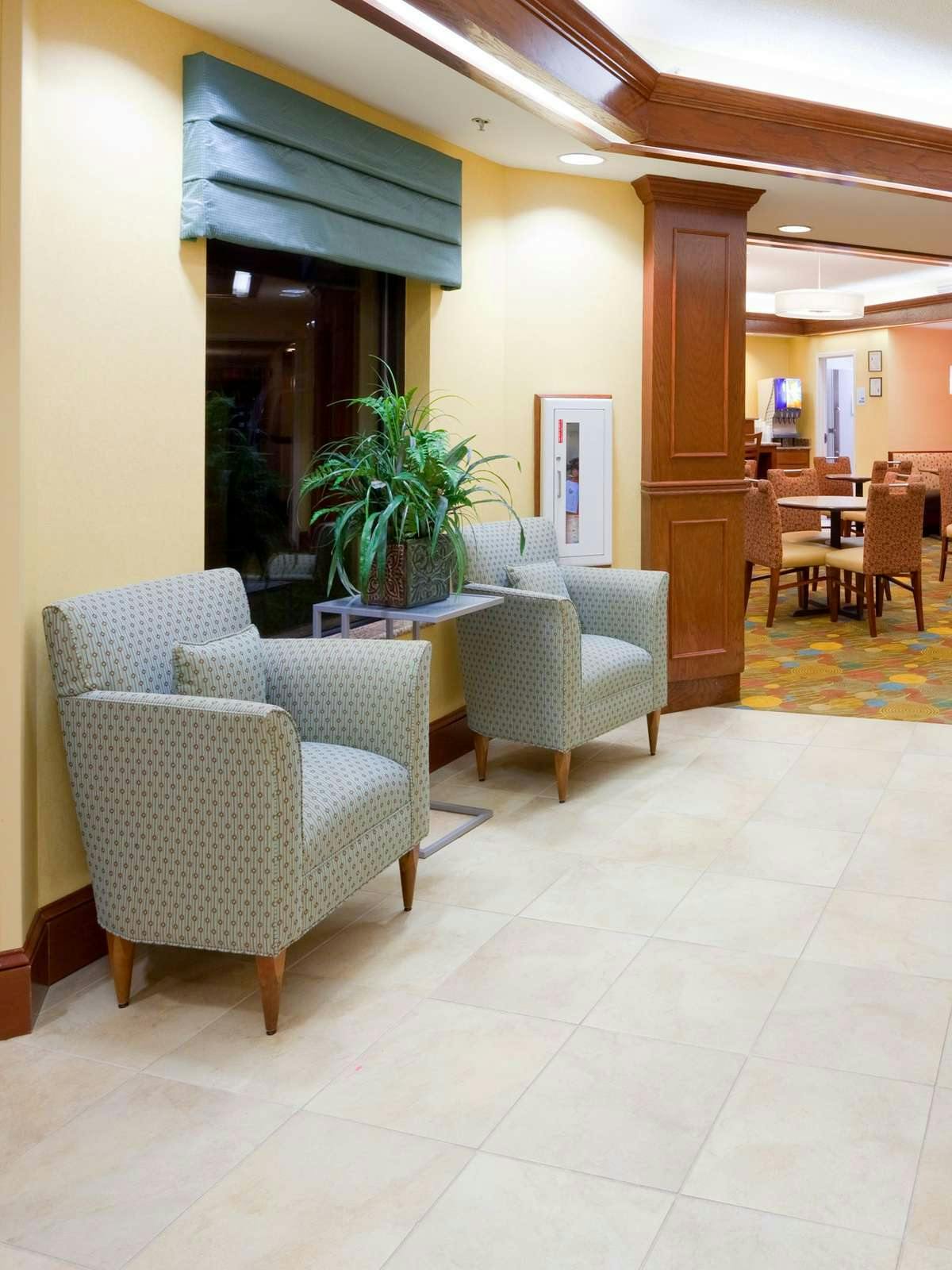 Hotel Holiday Inn Express Durham photo 3