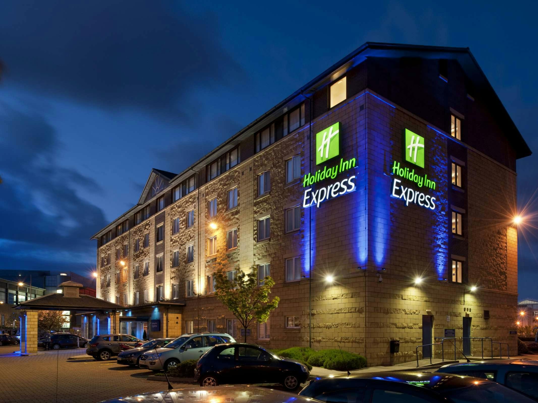 Holiday Inn Express Edinburgh Waterfront