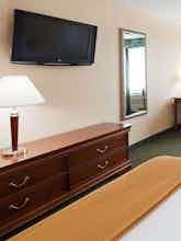Hotel Holiday Inn Express Durham (UNH) photo 3