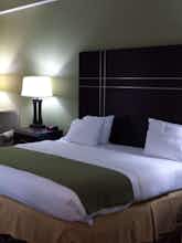 Hotel Holiday Inn Express Edgewood photo 1