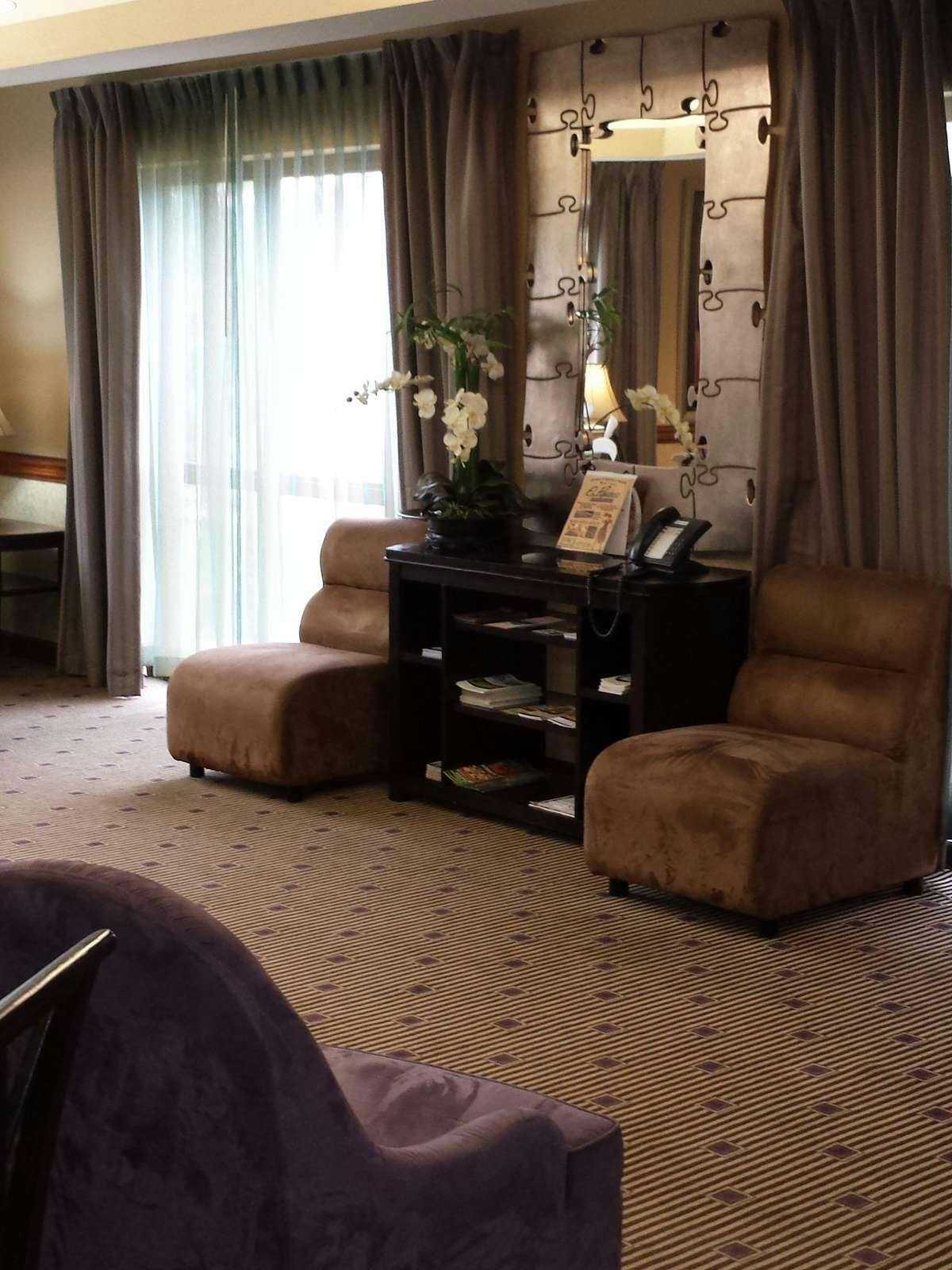 Hotel Holiday Inn Express Edgewood photo 4