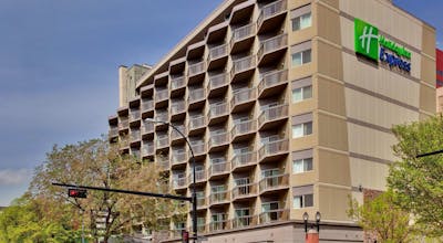Holiday Inn Express Edmonton Downtown