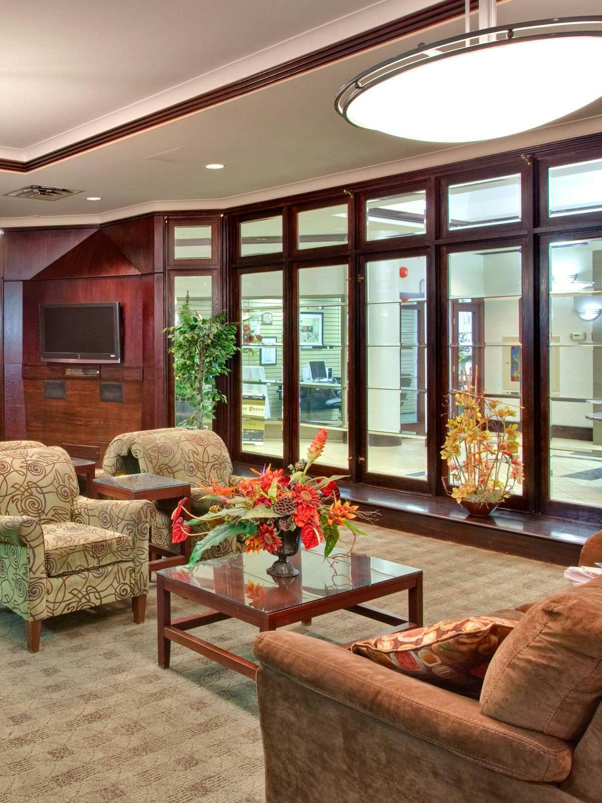 Hotel Holiday Inn Express Edmonton Downtown photo 2