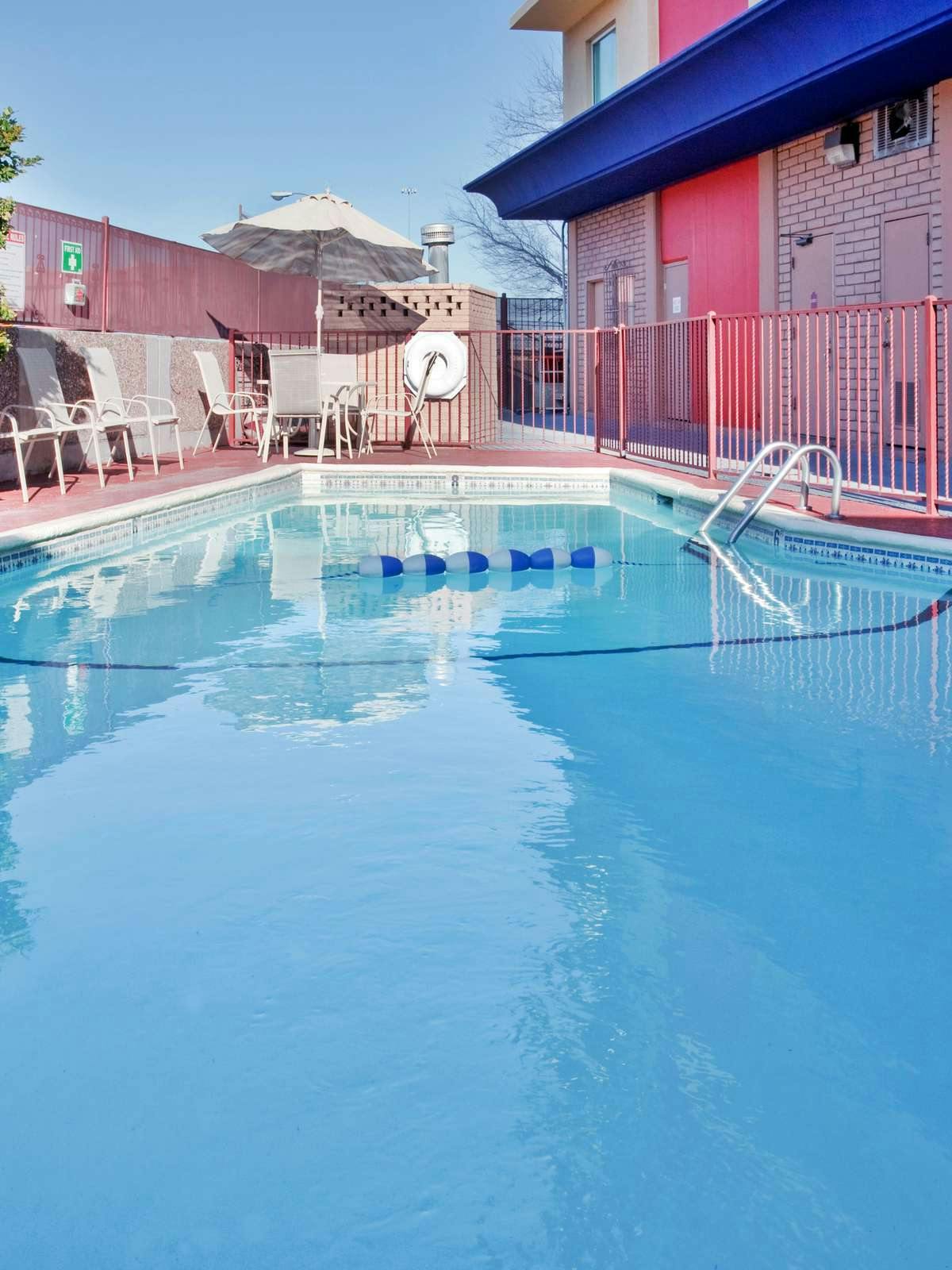 Hotel Holiday Inn Express El Paso Central photo 4