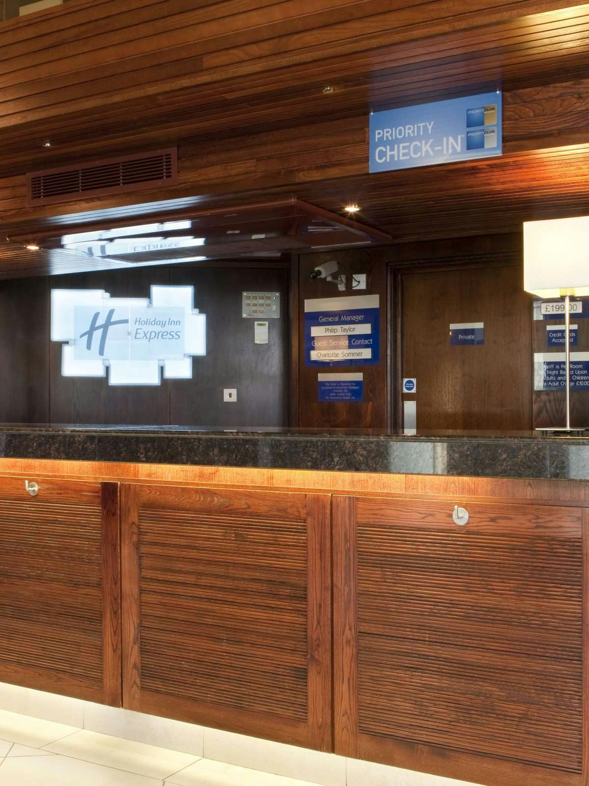 Hotel Holiday Inn Express Edinburgh City Centre photo 5