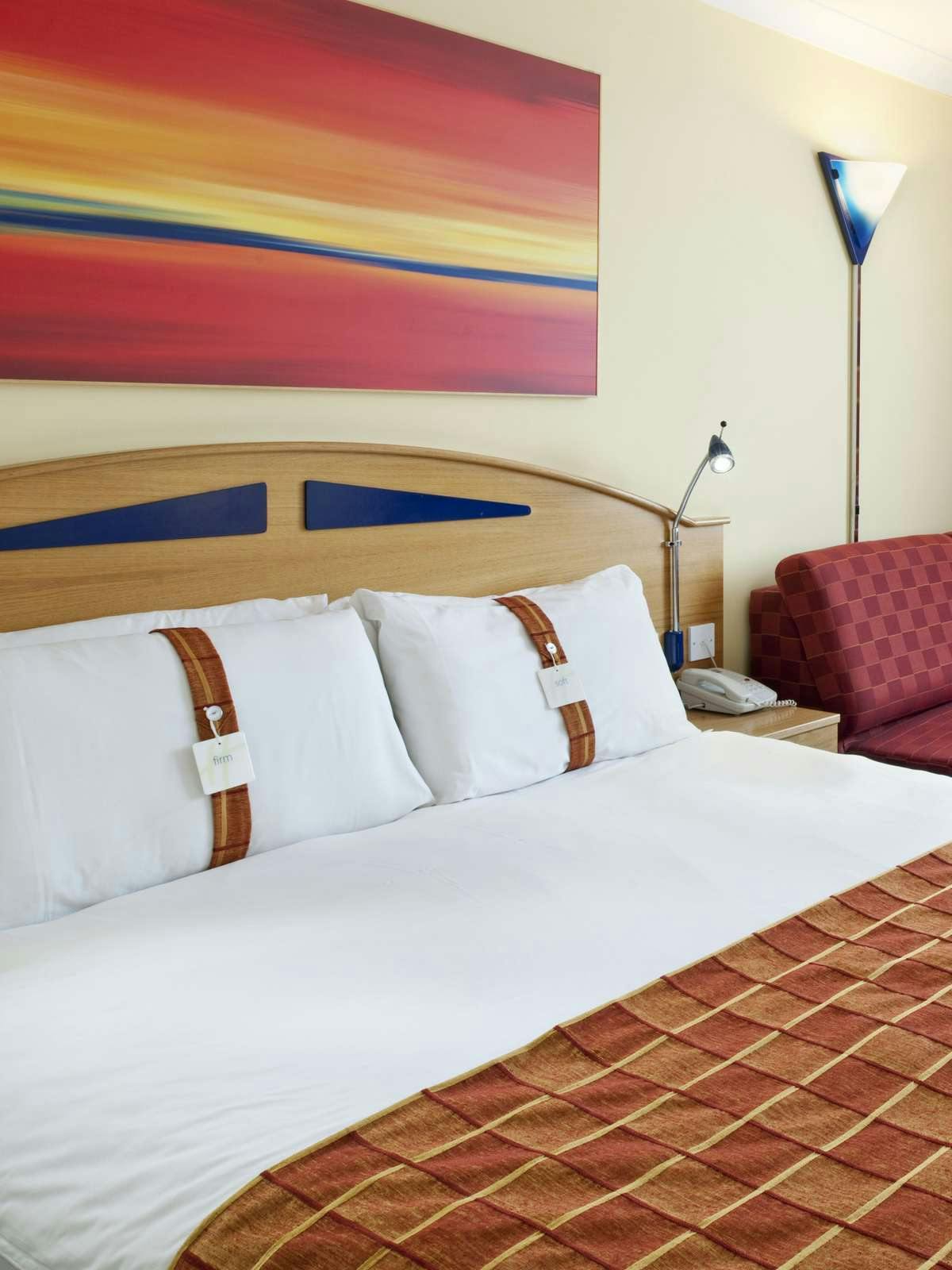 Hotel Holiday Inn Express East Midlands Airport photo 1