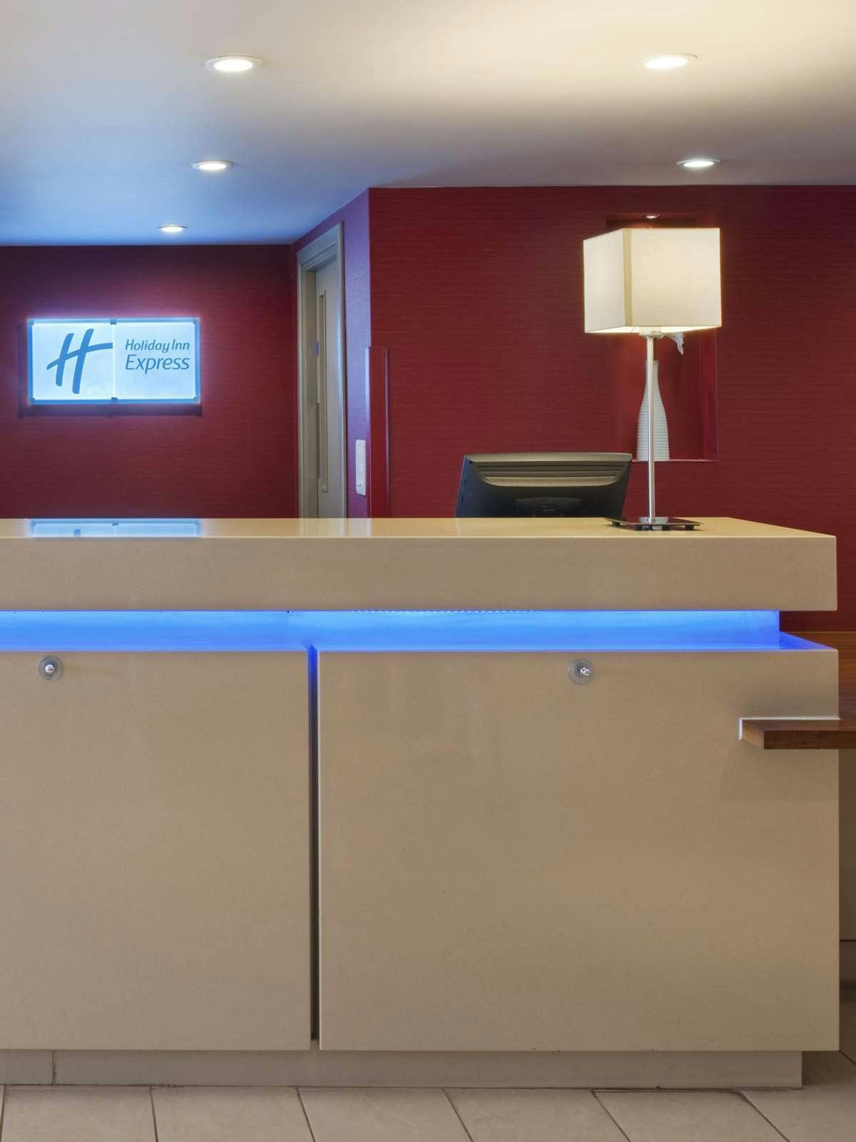 Hotel Holiday Inn Express East Midlands Airport photo 3