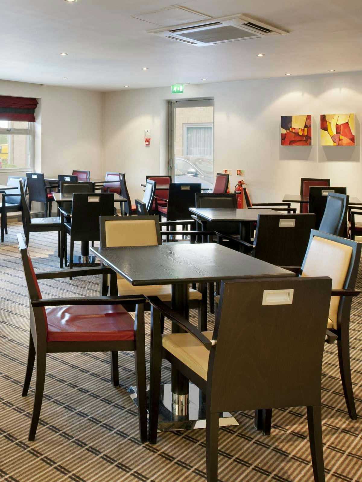 Hotel Holiday Inn Express East Midlands Airport photo 5