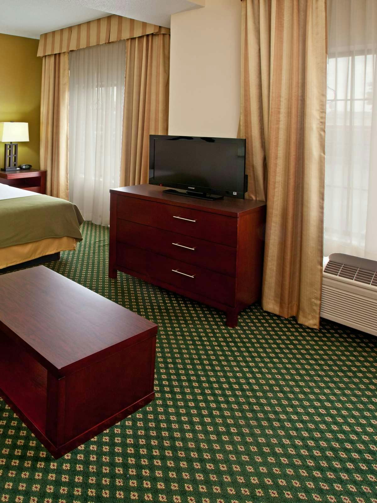 Hotel Holiday Inn Express East photo 2