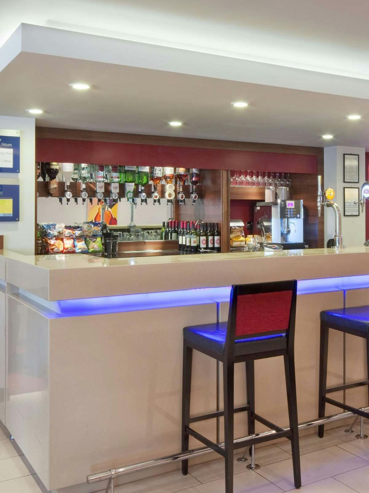 Hotel Holiday Inn Express Exeter photo 3