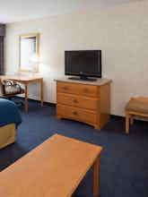 Hotel Holiday Inn Express Fargo West Acres photo 3