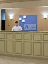 Hotel Holiday Inn Express Fargo West Acres photo 5