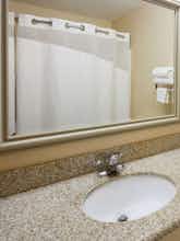 Hotel Holiday Inn Express Fargo West Acres photo 2