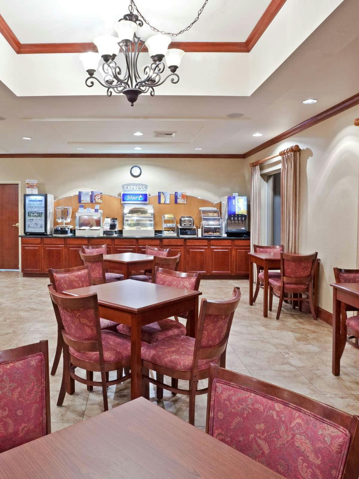 Hotel Holiday Inn Express Ellensburg photo 5