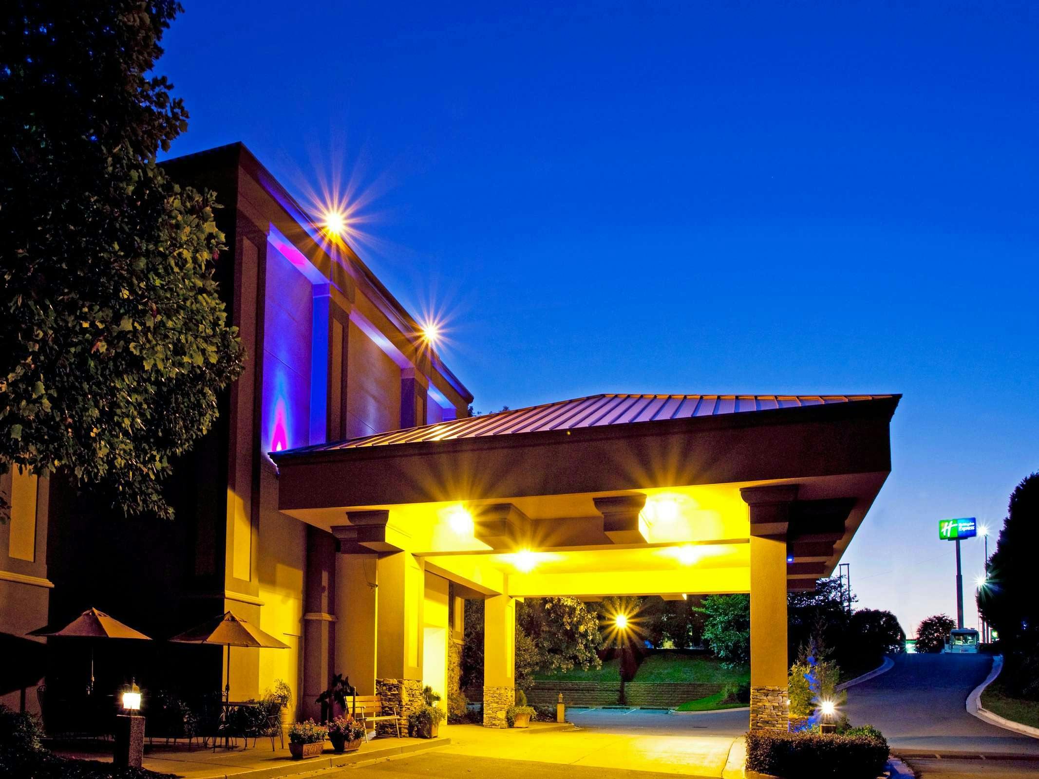 Holiday Inn Express Forsyth